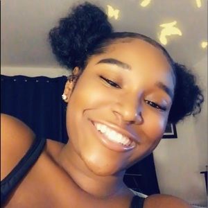 Meet your Posher, Tyler-rose